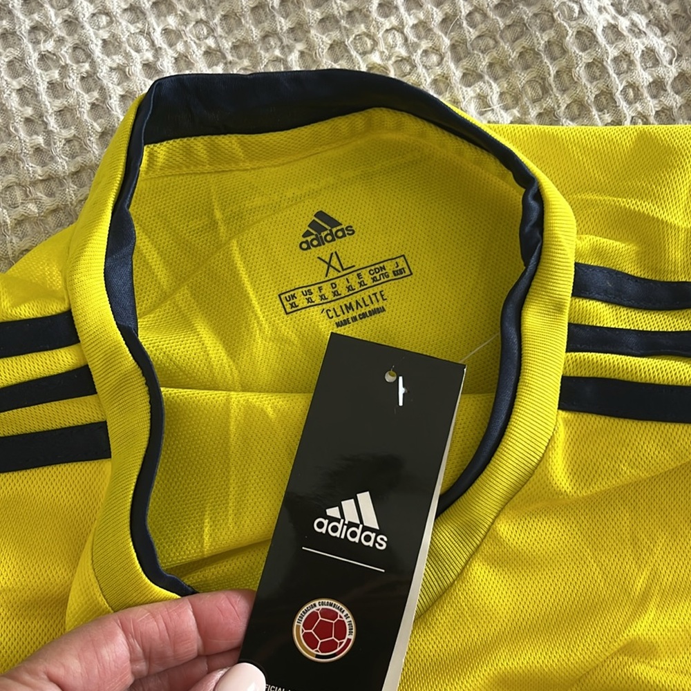 BNWT - FIFA World Cup - Colombia Home Football / Soccer Men’s Jersey - Adidas - Picture 6 of 7